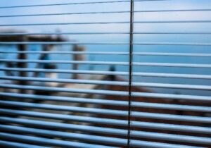 how to clean window blinds